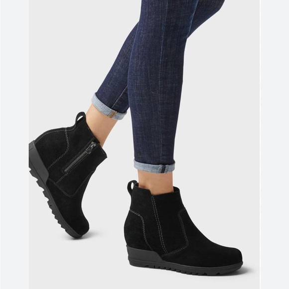 Sorel Evie Black Waterproof Suede Wedge Ankle Booties Sz 7 Side Zip NL3313-010 - Picture 1 of 8